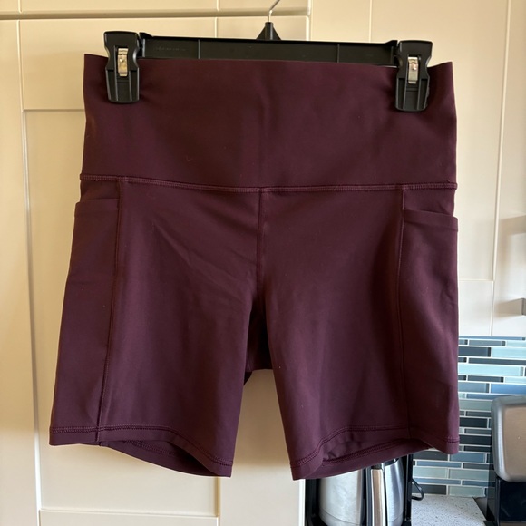 Athleta Salutation Stash Pocket 7” biker short - Picture 4 of 9